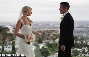 XXX सोनेरी केस व गोरी त्वचा चोखणे कसे माहीत