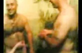 XXX हार्ड गुदद्वारासंबंधीचा लिंग सह दाट तपकिरी रंगाचे केस by the pool