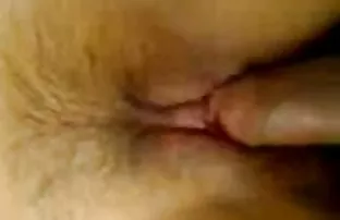 XXX जुन्या वेश्या बेअर स्तन seduces काळजी