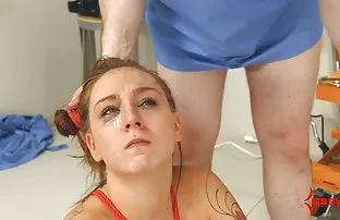 XXX त्याऐवजी रेखाचित्र रंग दिला मजला वर