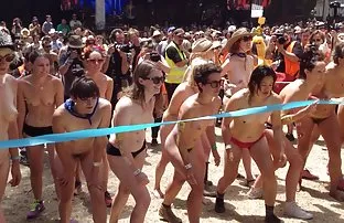 XXX संभोग पत्नी आणि कम तिच्या पोटात