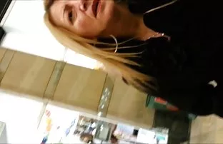 XXX Lera केले एक मालिश तेल आणि दिली