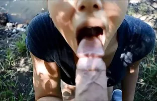 XXX नैसर्गिक सोनेरी jerked बंद आपल्या बोटांनी