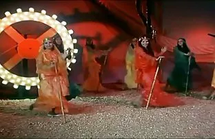 XXX ग्रामीण अनेक लोकांसह झोपणारा व्यक्ती fucked टेबल वर