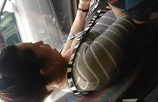 XXX अनुभवी महिला व्यवस्था आहे एक तिघांनी करायचा zucchini