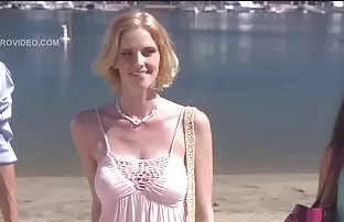 XXX तरुण Karina घेते तोंडात आपली जीभ तीक्ष्ण