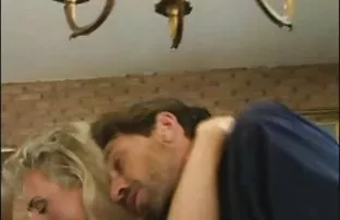 XXX मुलगी cums एक चिळकांडी