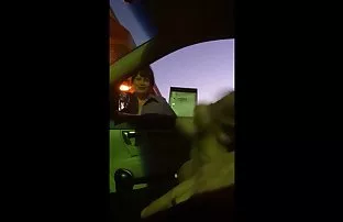 XXX मूखमैथून गुडघे पासून बर्ण दाट तपकिरी रंगाचा केसाची व्यक्ती