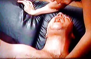 XXX सुंदर दाट तपकिरी रंगाचे केस Fucked आणि खालावली वीर्य तोंडावर