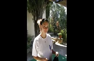 XXX उठावदार उरोज असलेली तरूणी मांजर Fucks बोटांनी