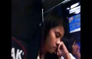 XXX मदत ताण सह झुंजणे तरुण व्यक्ती