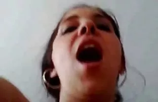 XXX स्त्री पुरुष समागम मैत्रीण स्टॉकिंग्ज मध्ये घरी बेड वर
